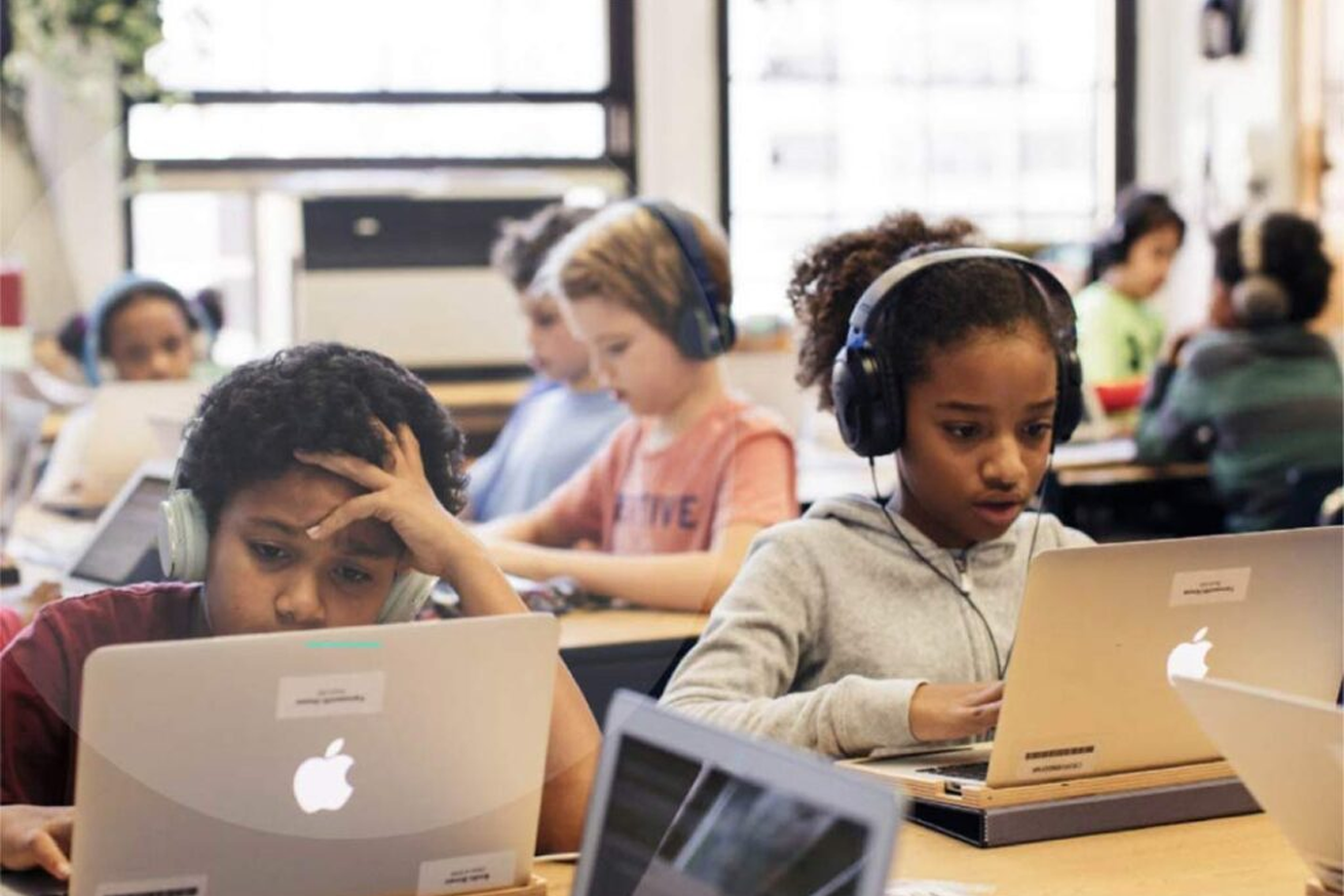 دانش آموزش دارای کسب کار اینترنی