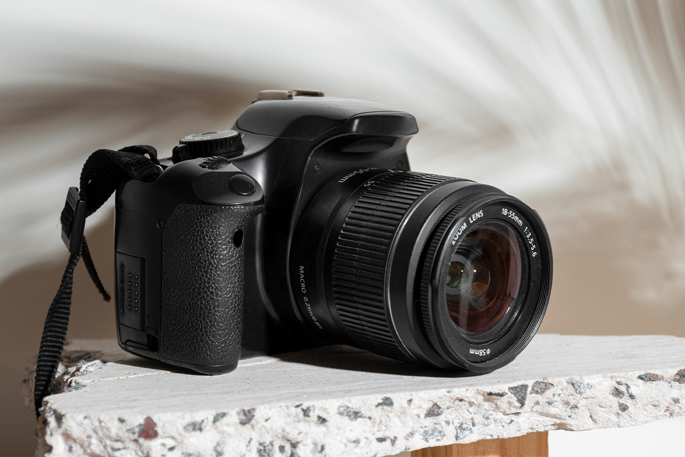 دوربین عکس برداری